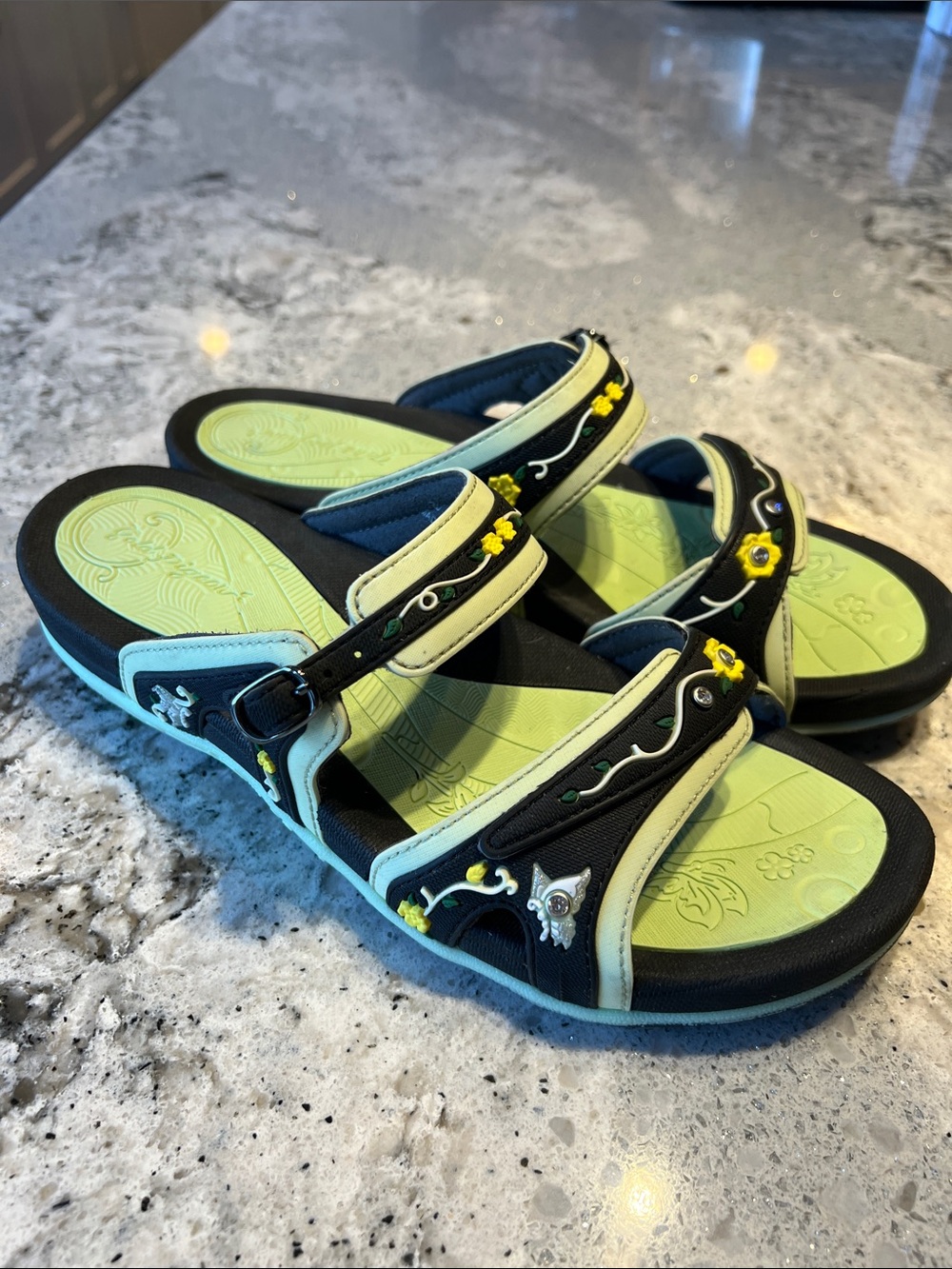 Gold Pigeon Comfort Walking Slides Green Apple EU39/US 8-8.5 LIKE NEW